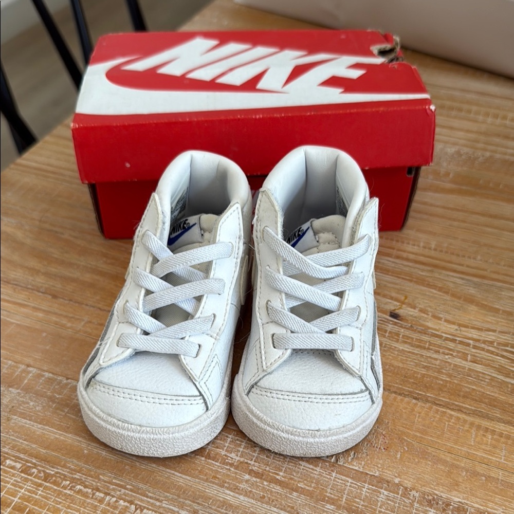 Nike Kids White Sneakers 4c